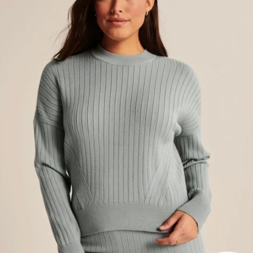 NWT Abercrombie & Fitch Soft Collection Sweater Ribbed Stretchy Long Sleeve SZ L - Picture 3 of 15